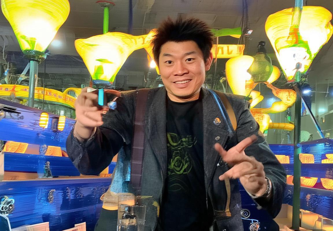 赛事版权费新高，独家直播平台为S15LOL全球总决赛支付天价费用。